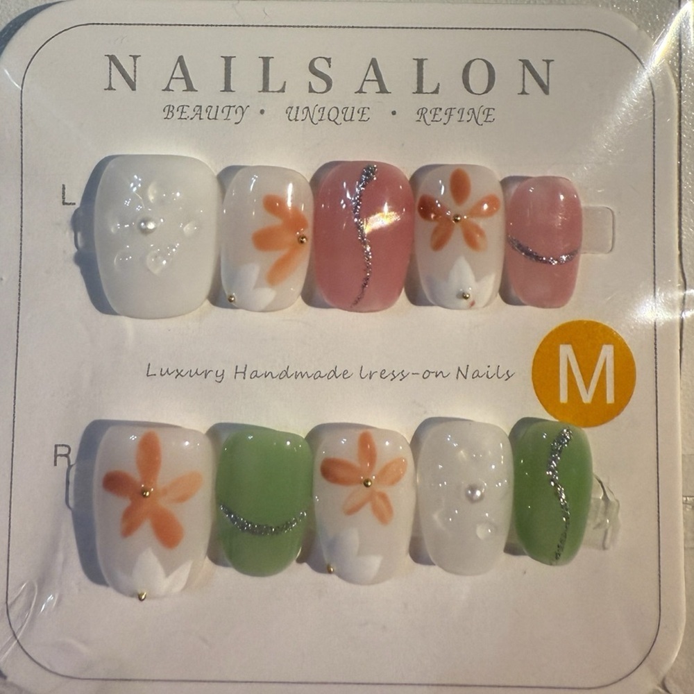 Nail Art Collection Press-On Nails – Medium Size
